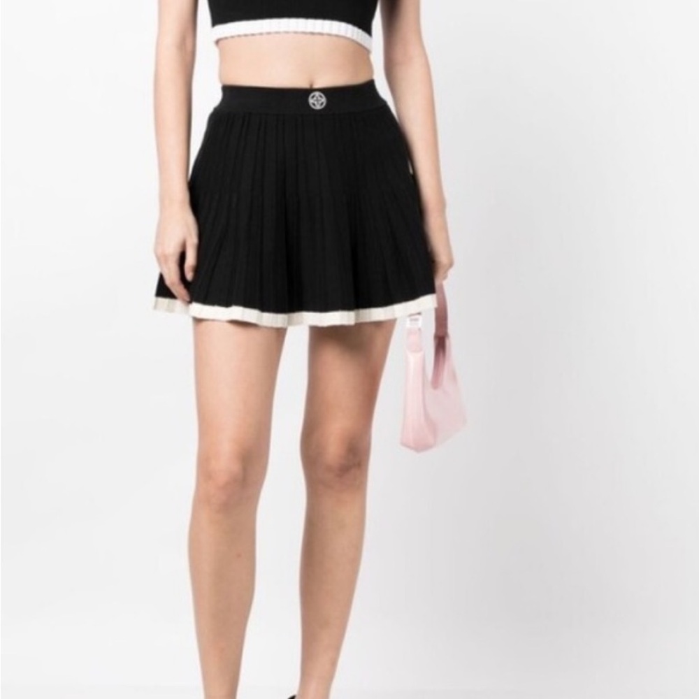Elegant Black and White Pleated Mini Skirt